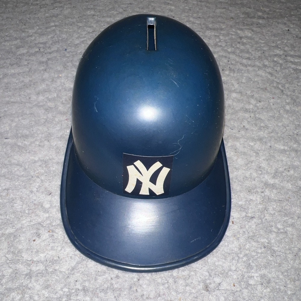 VTG New York Yankees Mini Batting Helmet Coin Bank Souvenir MLB 70s